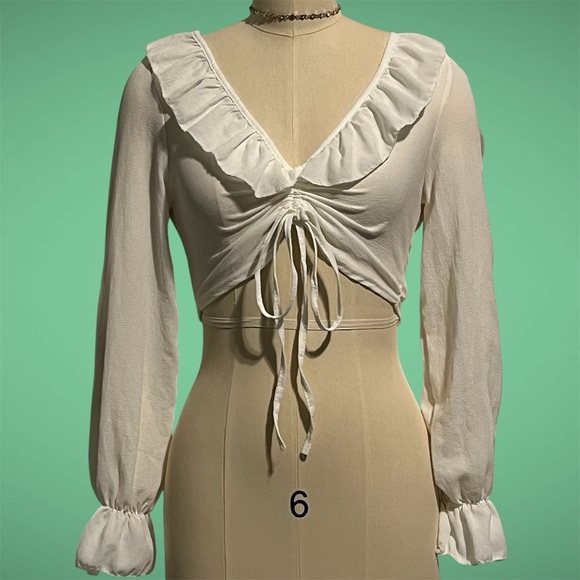 PrettyLittleThing Ruched Crop Blouse - Picture 1 of 7